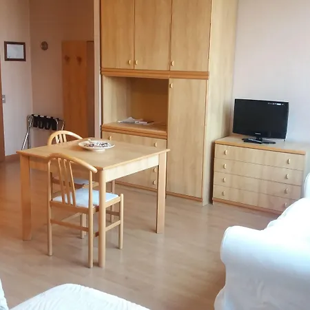 Nizza Apartahotel 2*